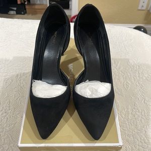 Beautiful Michael Kors heels 🖤